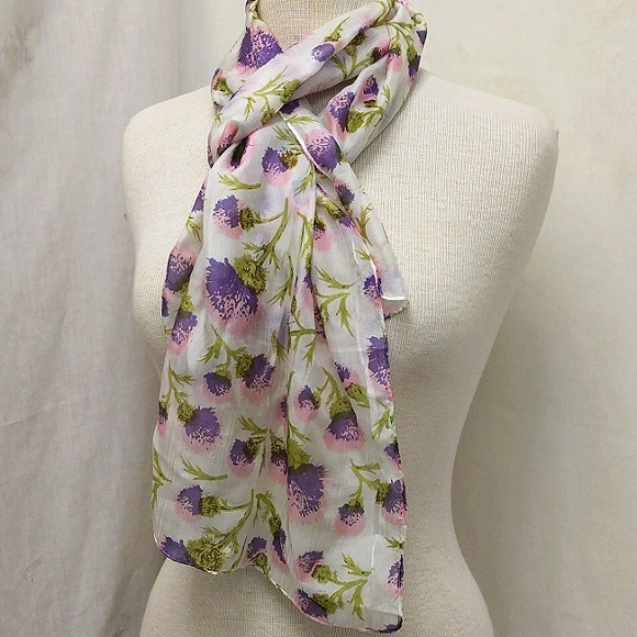 The National Trust for Scotland 100% Silk Scarf - Picture 1 of 9